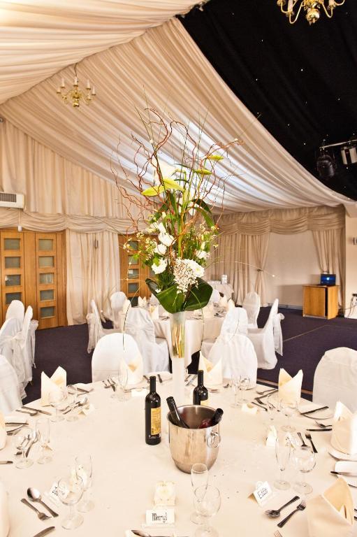 Calderfields Golf & Country Club Hotel วอลซอลล์ ภายนอก รูปภาพ