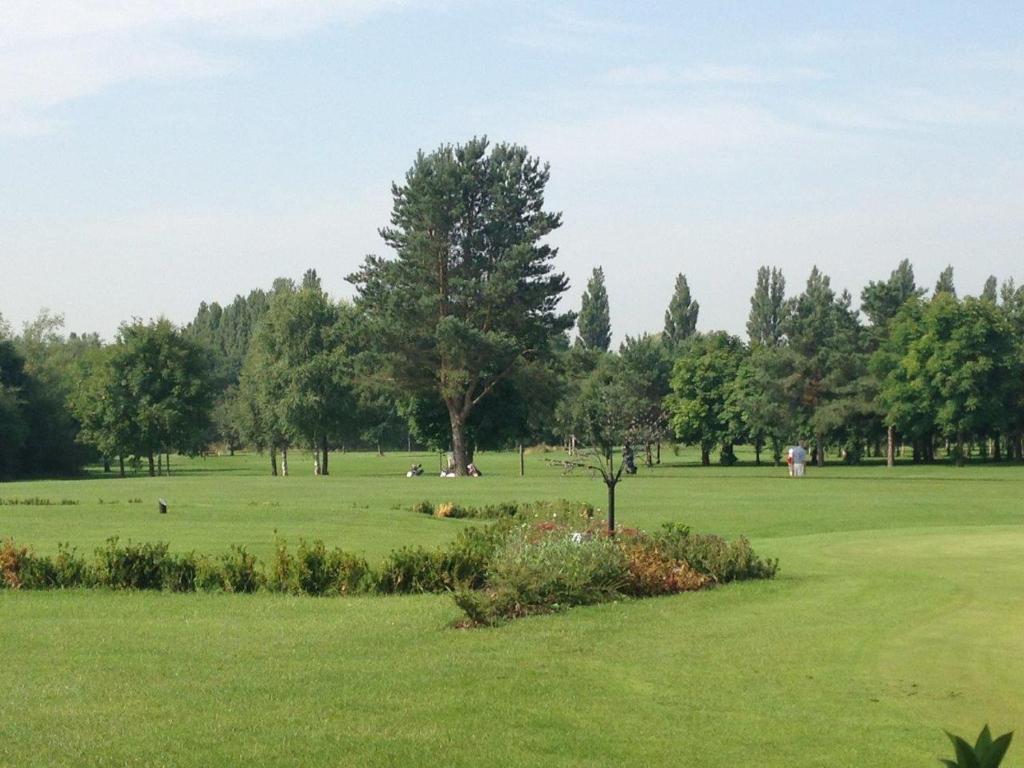 Calderfields Golf & Country Club Hotel วอลซอลล์ ภายนอก รูปภาพ