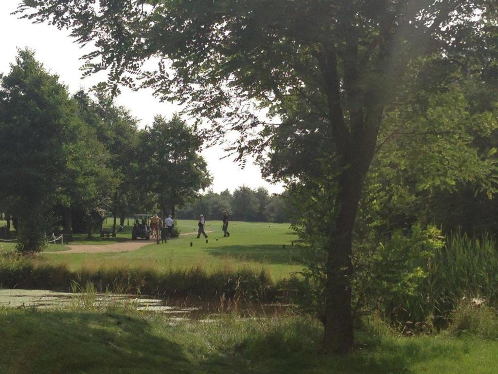Calderfields Golf & Country Club Hotel วอลซอลล์ ภายนอก รูปภาพ