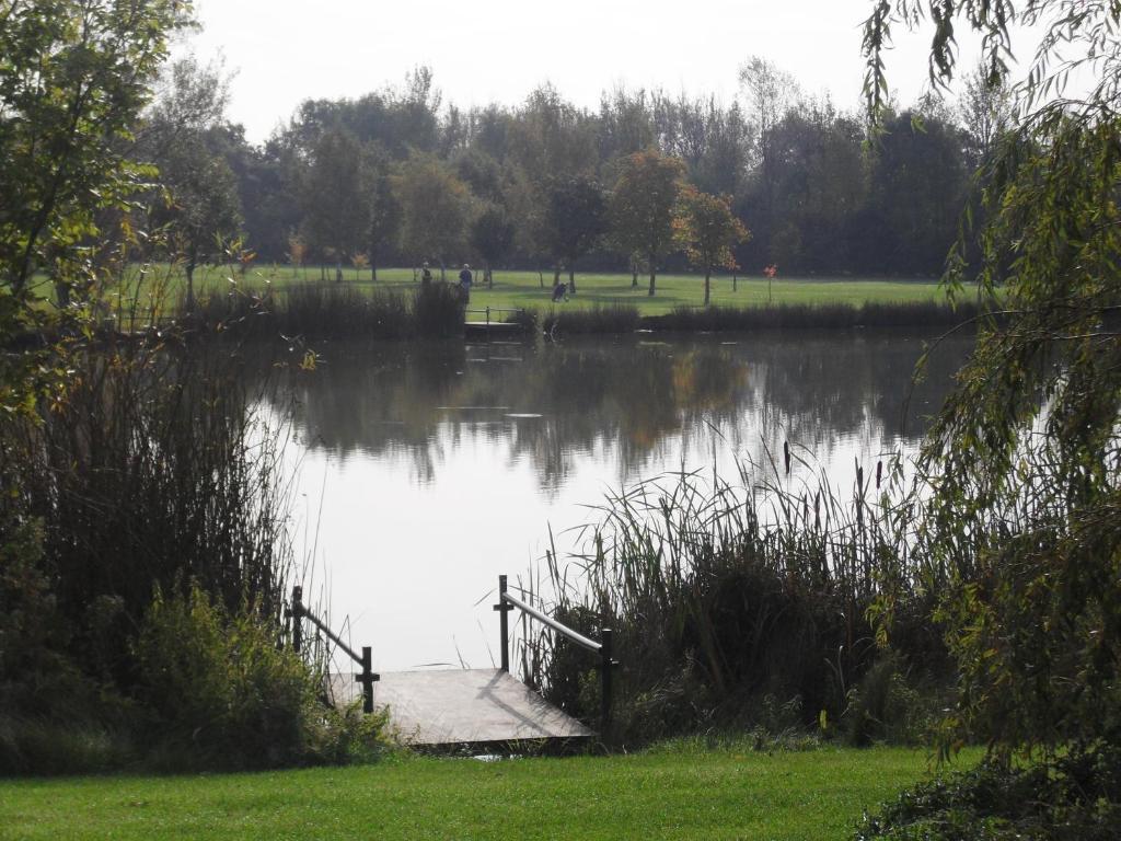 Calderfields Golf & Country Club Hotel วอลซอลล์ ภายนอก รูปภาพ