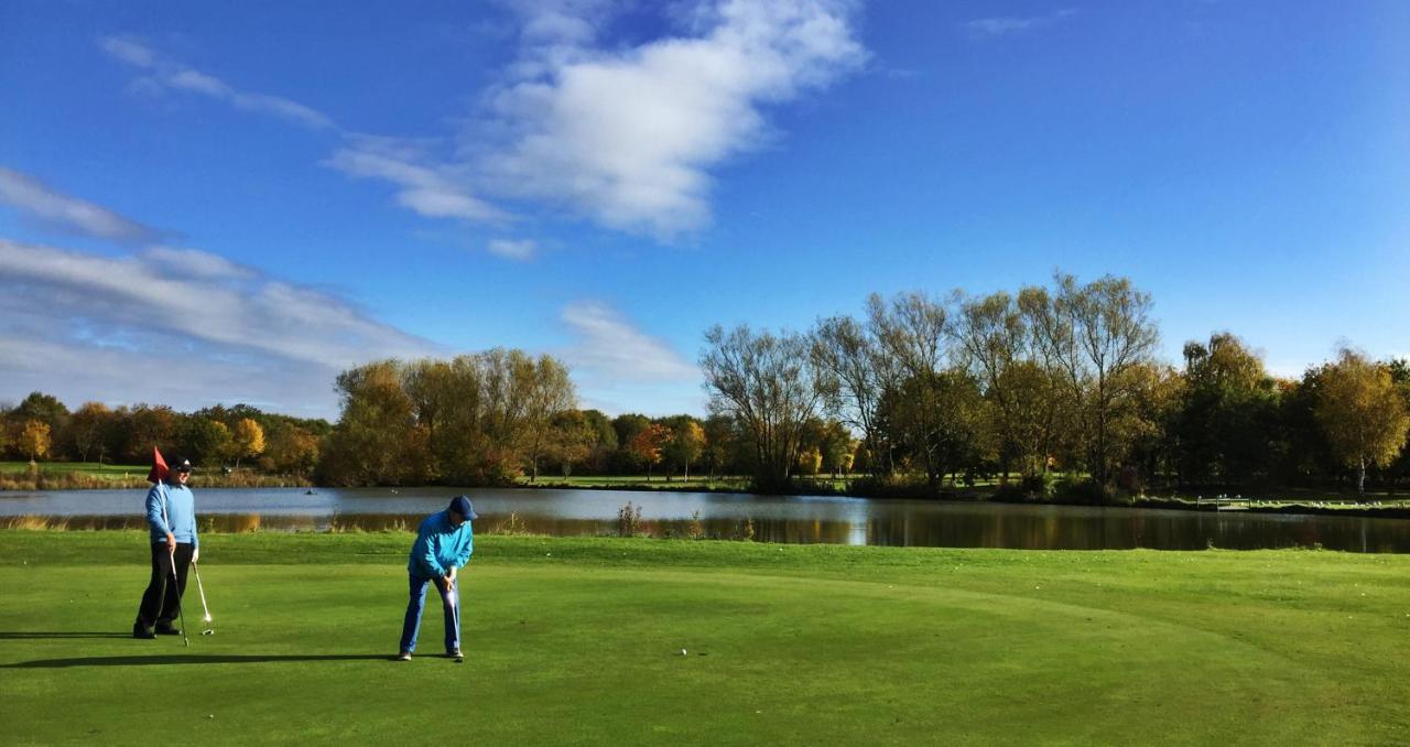 Calderfields Golf & Country Club Hotel วอลซอลล์ ภายนอก รูปภาพ